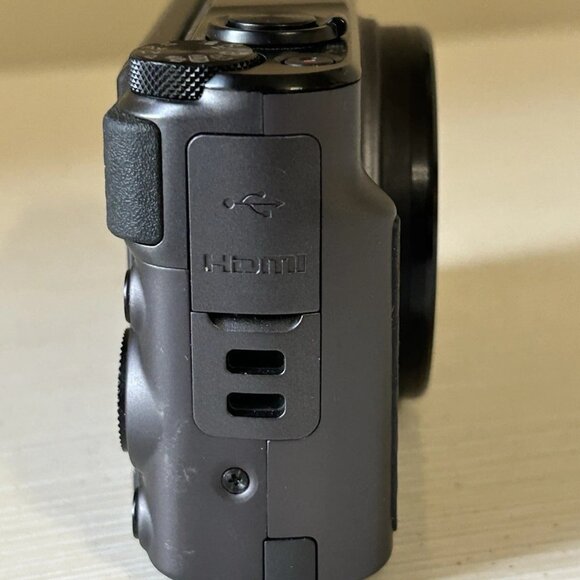 Canon PowerShot SX730 HS Digital Camera – 20.3MP – 40x Optical Zoom – 3" Tilt LC - Picture 7 of 9